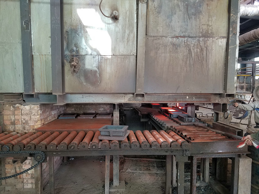 <b>铸石板生产设备</b>